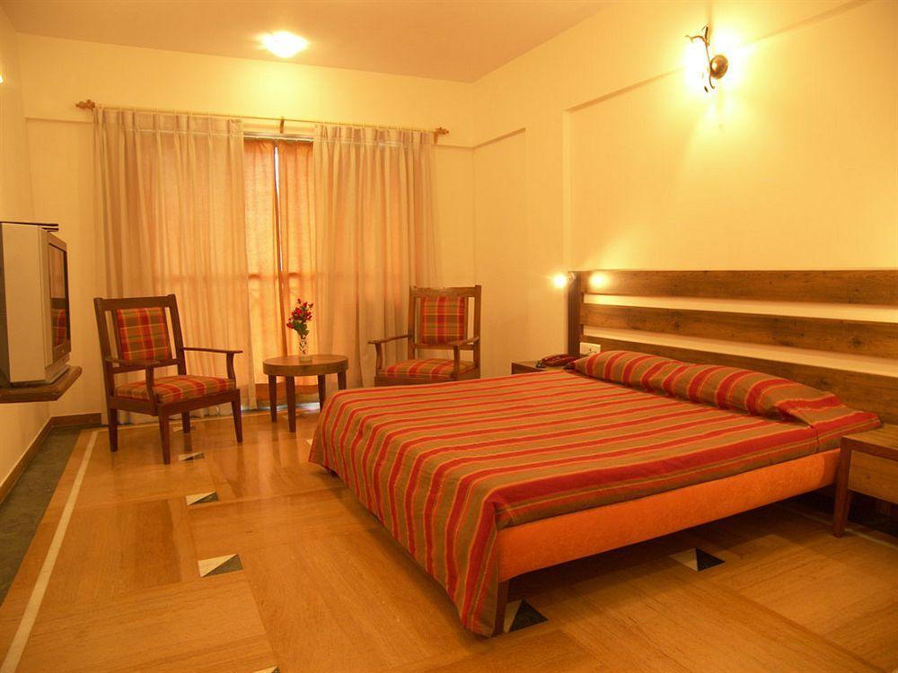Hotel Sapphire Lonavala Exteriér fotografie