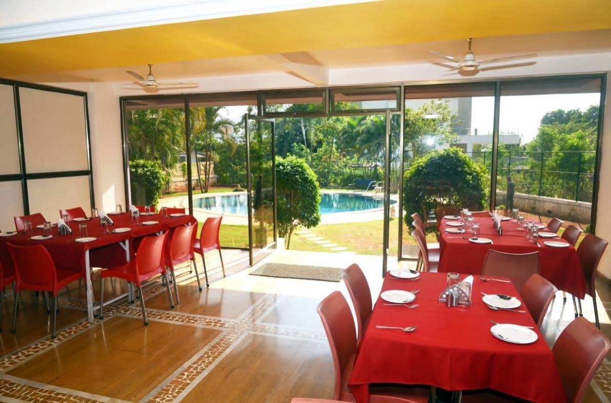 Hotel Sapphire Lonavala Exteriér fotografie